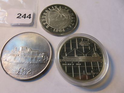 Coins - Malta - Collection of 3 silver coins,...