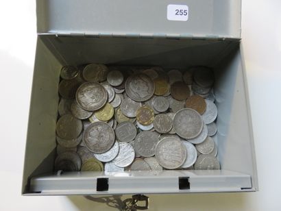 Coins - Lot of 171 various coins, mostly...