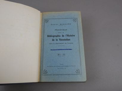 Ensemble de 3 volumes in-8° sur le Finistère....
