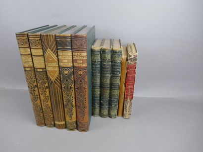 1 box with about 10 volumes including 5 Larousse...