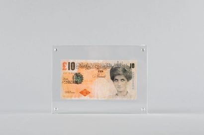 BANKSY né en 1974 (d’après)
Di-Faced Tenner,...