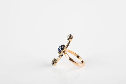 Marquise-shaped yellow gold ring, set with...