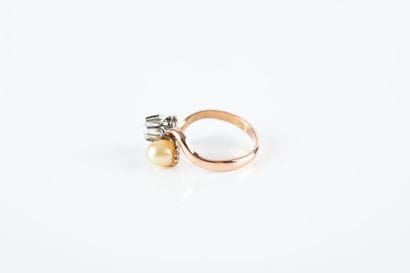 Pink gold toi et moi ring set with a 0.15-carat...