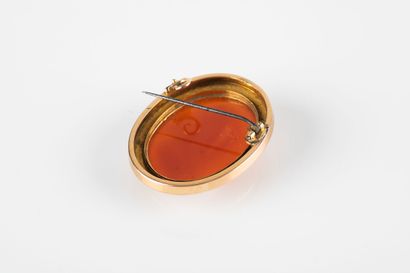Cameo brooch representing a woman in profile,...