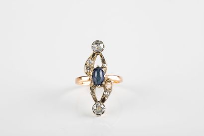 Marquise-shaped yellow gold ring, set with...