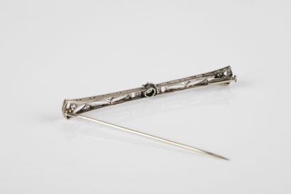 Delicate white gold barrette brooch set with...