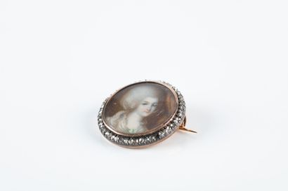 Miniature brooch in yellow gold and silver...