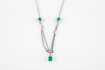Necklace stylizing a drapery in white gold...