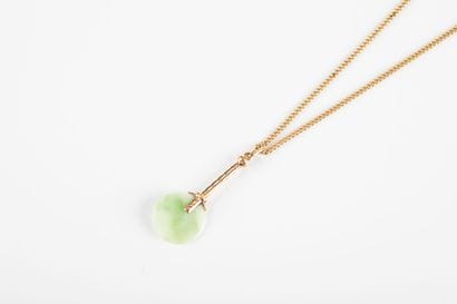 Chain in yellow gold holding a pendant of...