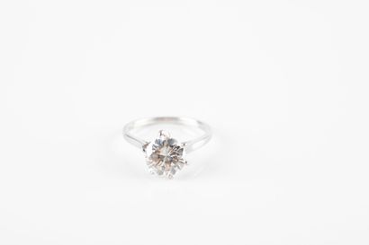 Ring solitaire brilliant cut diamond of 2.34...