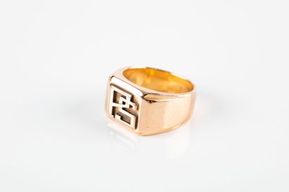 Gold signet ring monogrammed 