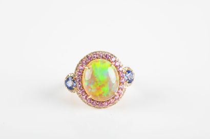 Yellow gold ring set with a large cabochon...