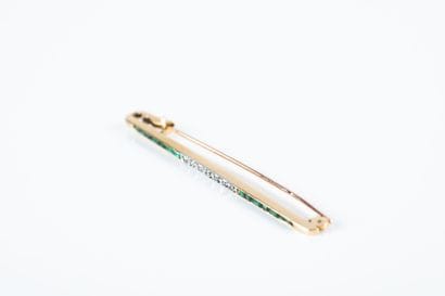 Brooch barrette in yellow gold decorated...