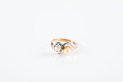Pink gold toi et moi ring set with a 0.15-carat...