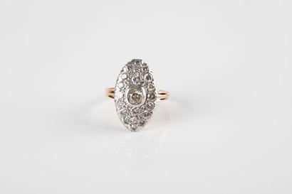 Marquise ring in yellow gold and platinum...
