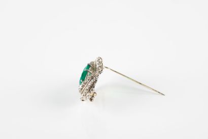 White gold and platinum brooch set with a...