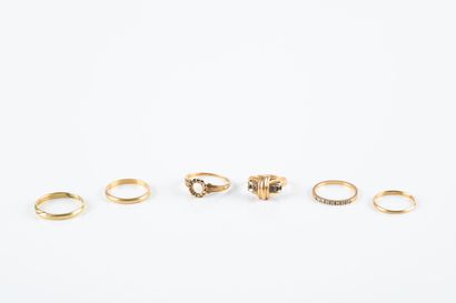 Lot including six gold rings (damaged). Gross...