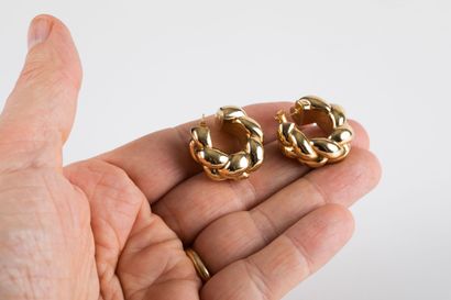 Pair of earrings in yellow gold Creole shape...