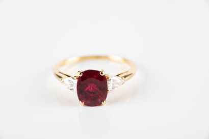 Yellow gold ring decorated with a cushion...