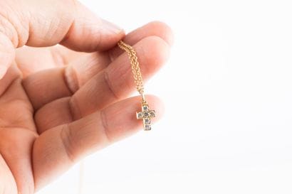 VAN CLEEF ARPELS
Yellow gold chain, round...