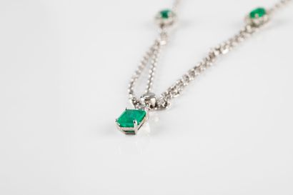 Necklace stylizing a drapery in white gold...