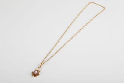 Round Venetian chain decorated with an agate...
