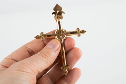 Jeannette cross with oval and rhombus ending...