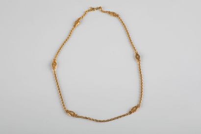 Gold necklace, knotted mesh chased, alternating...