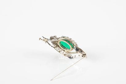 White gold and platinum brooch set with a...