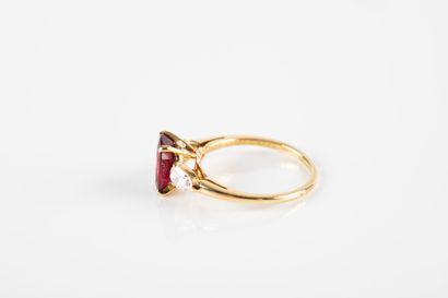 Yellow gold ring decorated with a cushion...