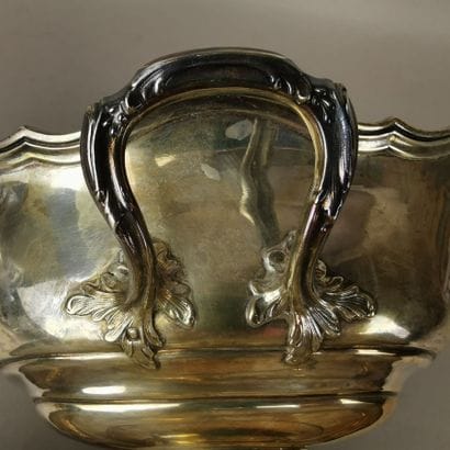SILVER SLEEPING TANK AND ITS SLEEPER. PARIS,...