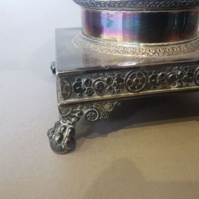 DRAGER in silver. PARIS, 1819-1838. Square...