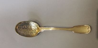 Gilded silver SAUPOUDREUSE OR OLIVE SPOON....