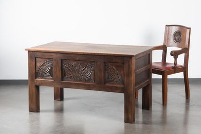 Joseph SAVINA (1901-1983)
Bureau Seiz Breur
Chêne...