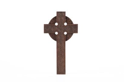 Joseph SAVINA (1901-1983)
Celtic cross
Carved...