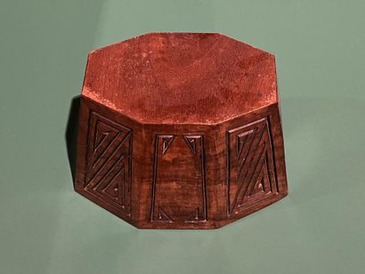 Jeanne MALIVEL (1895-1926)
Socle en bois...