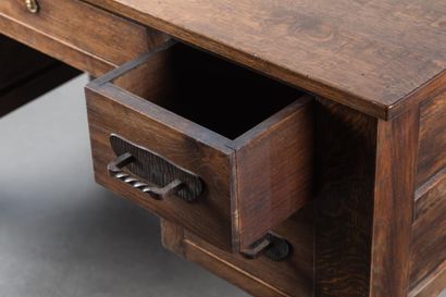 Joseph SAVINA (1901-1983)
Bureau Seiz Breur
Chêne...