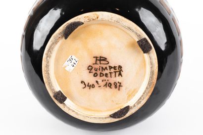 ODETTA
Piriform vase decorated with geometric...