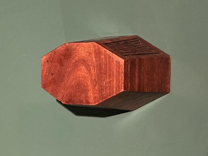Jeanne MALIVEL (1895-1926)
Socle en bois...