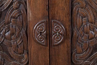 Joseph SAVINA (1901-1983)
Celtic sideboard
Oak...