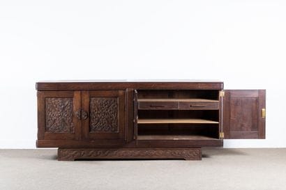 Joseph SAVINA (1901-1983)
Celtic sideboard
Oak...