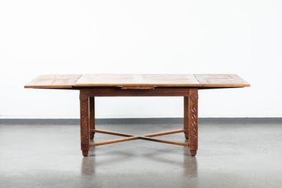 Jacques PHILIPPE (1896-1959)
Table with carved...