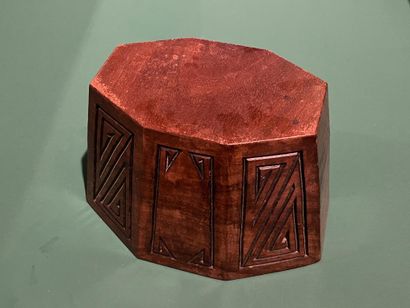 Jeanne MALIVEL (1895-1926)
Socle en bois...