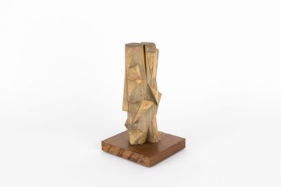 PELLERIN Hélier
Totem n°8, 2021
Bois sculpté...