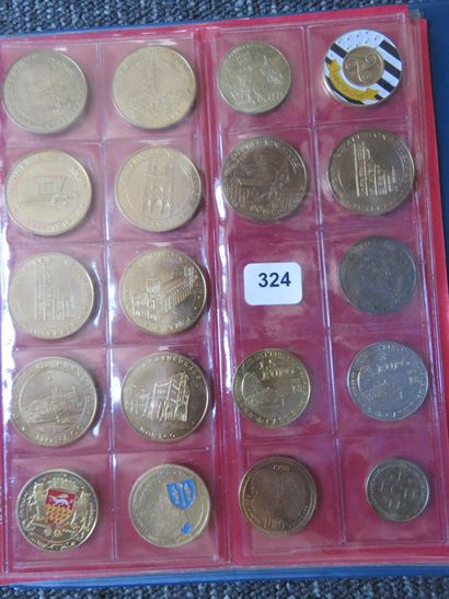Medals and Tokens - Collection of 39 medals...