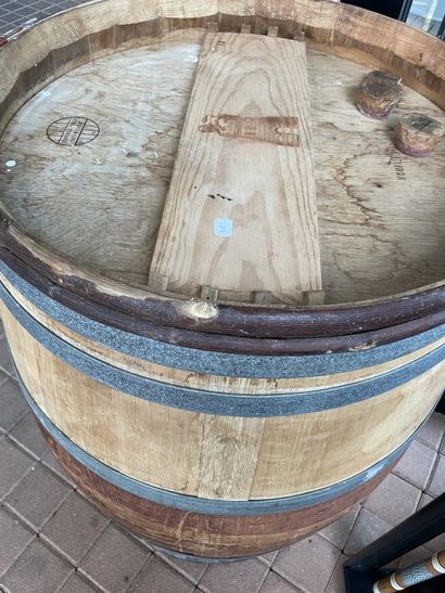 1 tonneau estampillé Château Latour