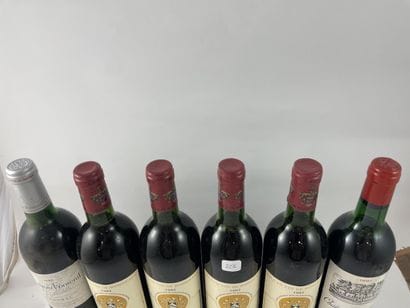 12 btls dont 7 btls Château Fontenil - Fronsac...