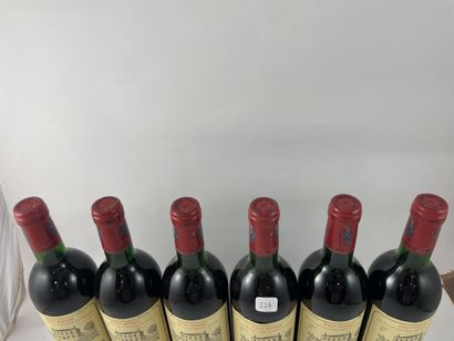 12 btls dont 7 btls Château Tour du Haut-Moulin...