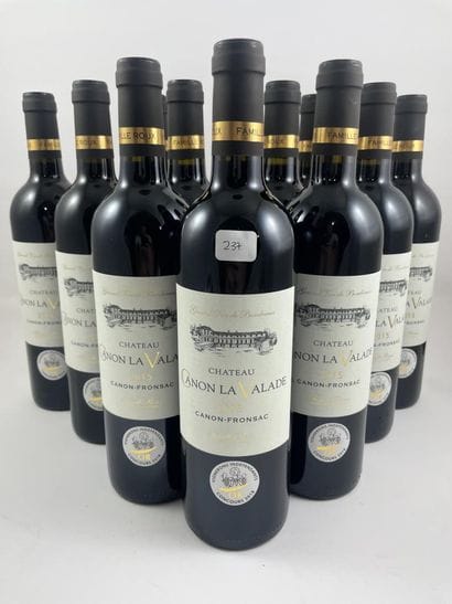 12 btls Château Canon La Valade 2015 - C...