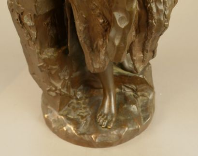 D'après Gaston LEROUX
Rebecca, porteuse d'eau
Bronze...